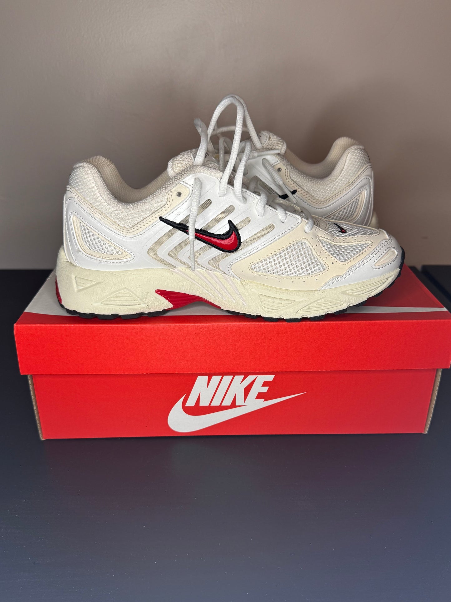 Nike W Air Peg 2K5 White Gym Red Phantom Shoes