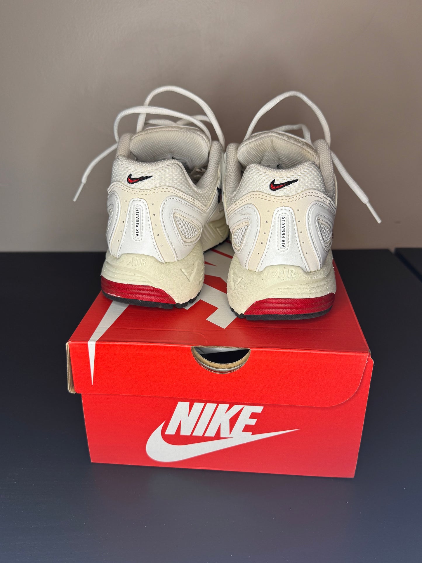 Nike W Air Peg 2K5 White Gym Red Phantom Shoes